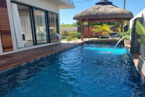 Sea Rock Villa, Pereybere