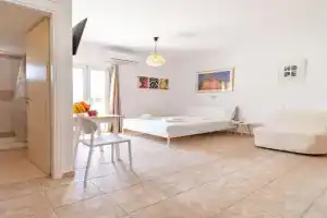Beachfront Cozy Apartments, Amoudara