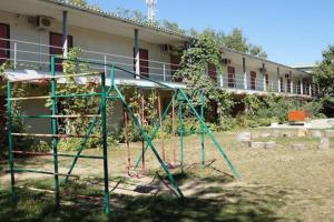 Zolotiy Yakir Hotel, Lebedivka