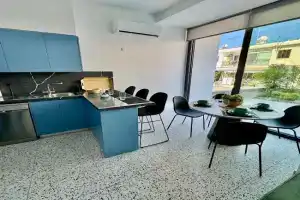 Luxury Maisonette-Loft 200 m to sea with high quality working desk Apartments, Paphos