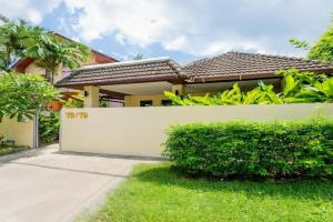 Kamala Beach House, 7-Min Walk to Beach, Bang Tao