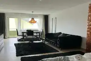 Central Studio for 2, Hofheim