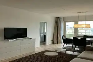 Modernes Studio mit Doppelbett in Zentrum, Hofheim