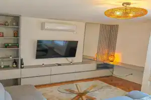 Apartman Petar-Spacious Friendly Stay in the Heart of, Budva