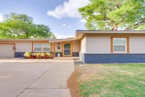 4 Mi to Dtwn Family Home with Patio in Guest house, Lubbock