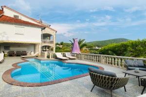 Seaside apartments with a swimming pool Cove Pribinja, - 24171, Hvar