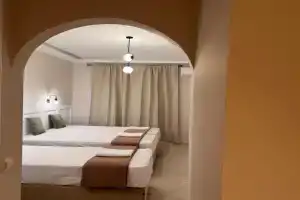 Bodini Apartments, Laganas