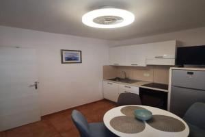 Sea View Holiday Home - Three Bedroom Holiday Home, Umag