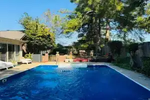 Grandmama's House with Pool, Montgomery
