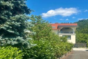 New sunny 3-room apartment with parking and air conditioning, Ljubljana