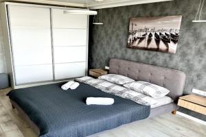 Modern and Vintage Apartment close to Center, Odessa