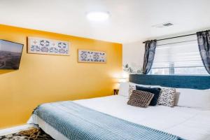 Luxury Downtown SLC Retreat, King Bed 2 Bed 1 Bath Apartments, Salt Lake City