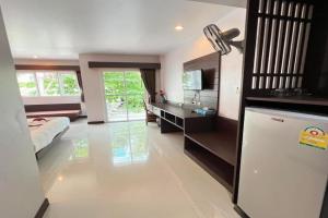 Chollada inn kamala, Bang Tao