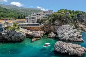 Blanche Cliff Apartments, Przno