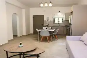 EVDOKIAS Apt,brand new 2025 modern Apt in the center of Apartments, Alikanas