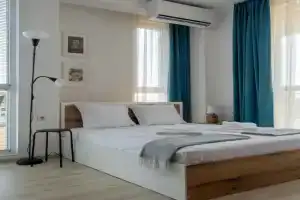 Studio 9 Park Panorama, Khisarya