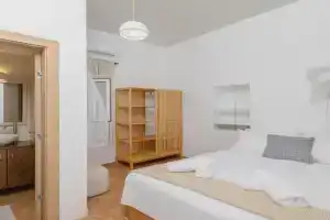 Cleopatra's Backyard Guest house, Archangelos