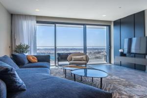 Mercury Tower 25th level View Apartments, Pembroke