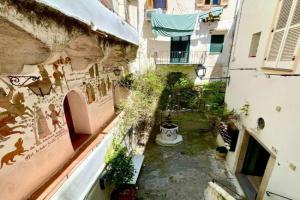 La Casa degli Affreschi, Sperlonga