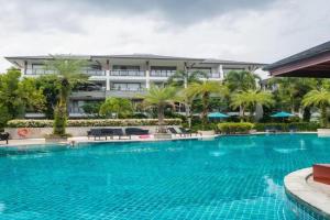 Elegant Beachfront 3BR Condo at Pearl of Apartments, Naithon
