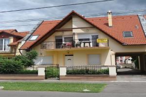 Jázmin Apartman, Harkany