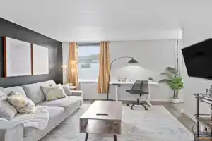 Modern Stay Comfort-Free Parking Apartments, Cincinnati