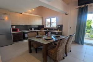 Chris Luxury Loft Apartments, Kallithea