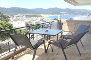 Bay View apartment, Iraklitsa