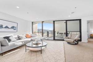 Stylish 2-Bed Apartment in CBD, Canberra