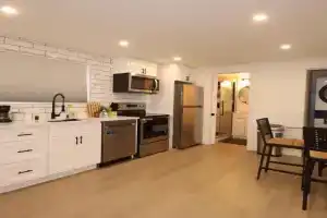 Studio near Downtown, Airport, stadiums, light rail, train, Seattle
