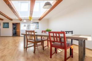 Old Loft, 2BR, 7 guests, Riga