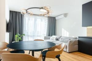 7-180 in RC Yaroslaviv Grad, Bulvarno-Kudriavska 17,Petrovdom Apartments, Kiev