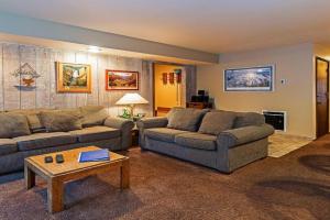 Horizons 4 - Excellent for Groups Guest house, Mammoth Lakes