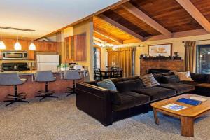 Horizons 4 - Walk to Shops & Eateries Guest house, Mammoth Lakes
