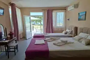 Studio Lazaridi, Skala Rachoniou