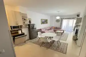 Relax Apartment Qerret, Golem