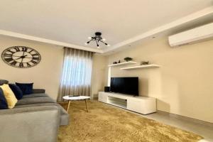 Stylish 2 Bedroom Apartment In Gzira, St Julians