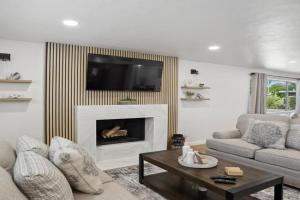 Boho on Bermuda By Rather Be Properties Guest house, Tucson