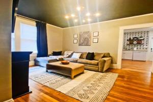 Luxe retreat in downtown Apartments, Raleigh