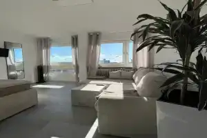 City Apartement mit Seeblick, TOPLAGE Stadtblick, Shopping & 1 Minute zum Bodensee, Friedrichshafen