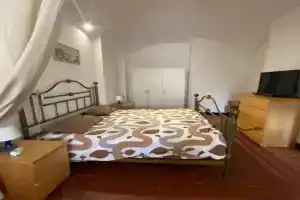 Casa nel borgo, posto auto, un passo dal mare, Albisola Superiore