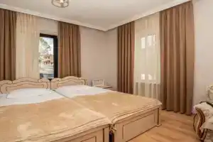 Dani's House, Telavi