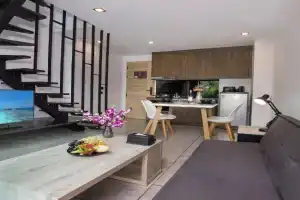 Duplex in NaiHarn Residence near the Beach, UTL B325 Apartments, Nai Harn