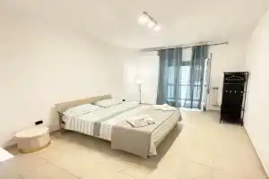 DoMi House, Portici