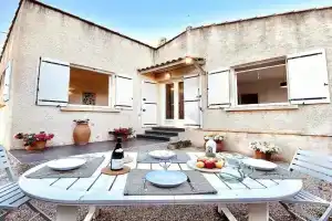Pinède, calanques & jeux en famille pour 1 à 5 personnes Guest house, Cassis