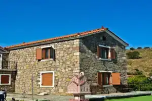 Aura Apartments, Anaxos
