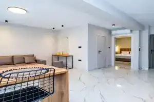 Meraki Hospitality Apartments, Polykhrono