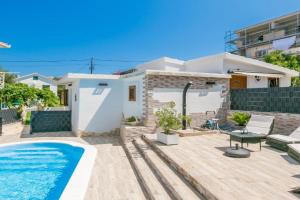 Family friendly house with a swimming pool Okrug Gornji, Ciovo - 24460, Trogir