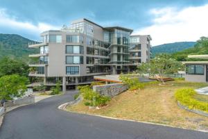 C179 Serene and Stylish Getaway in Kamala, Phuket Apartments, Bang Tao