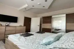 Maros Apartman, Mako